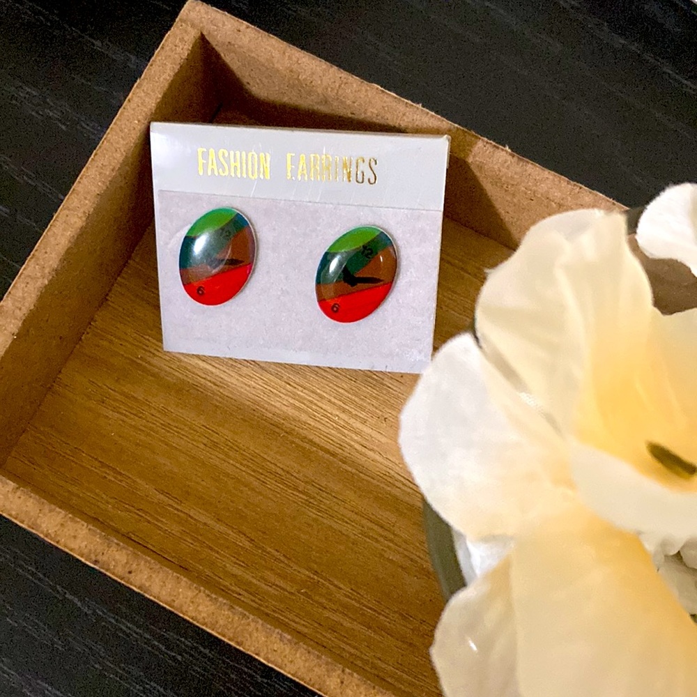 Oval earrings 💚❤️